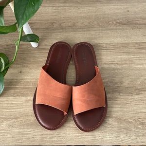 Cushionaire size 8 rust sandal